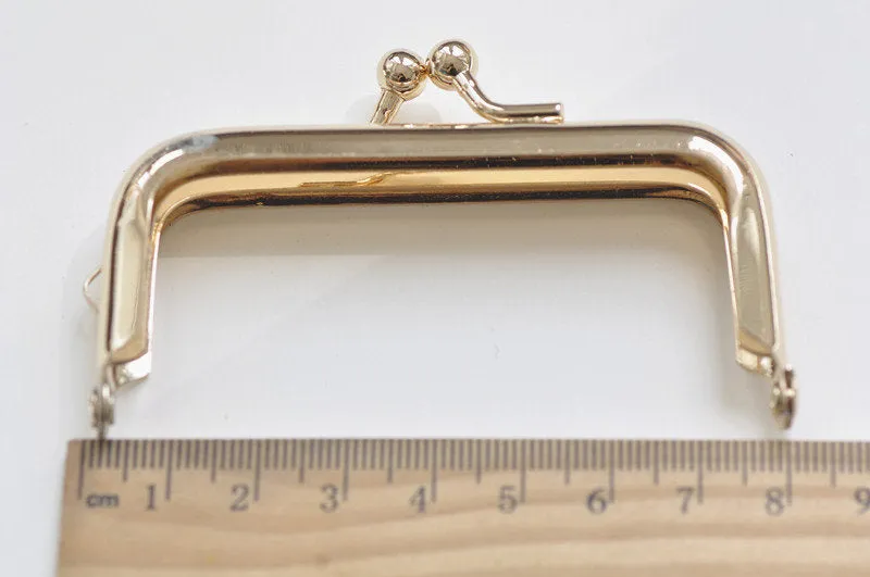 8cm x 3.5cm (3" x 1 1/3") Light Gold Ball Head Kisslock Glue-In Mini Purse Frame