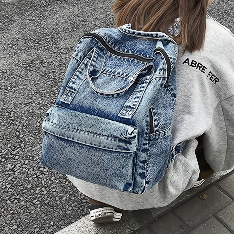 Chic Large-Capacity Denim Backpack - Stylish Zippered Rucksack with Durable Polyester Lining for Women