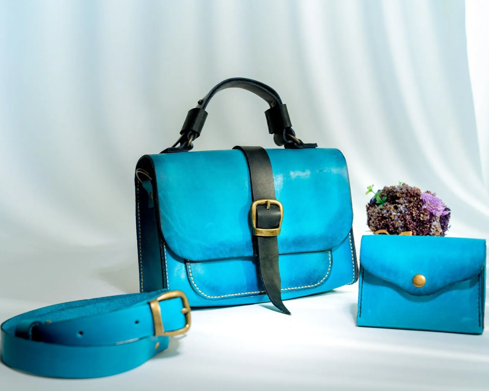 Elegant Blue Handbag Set