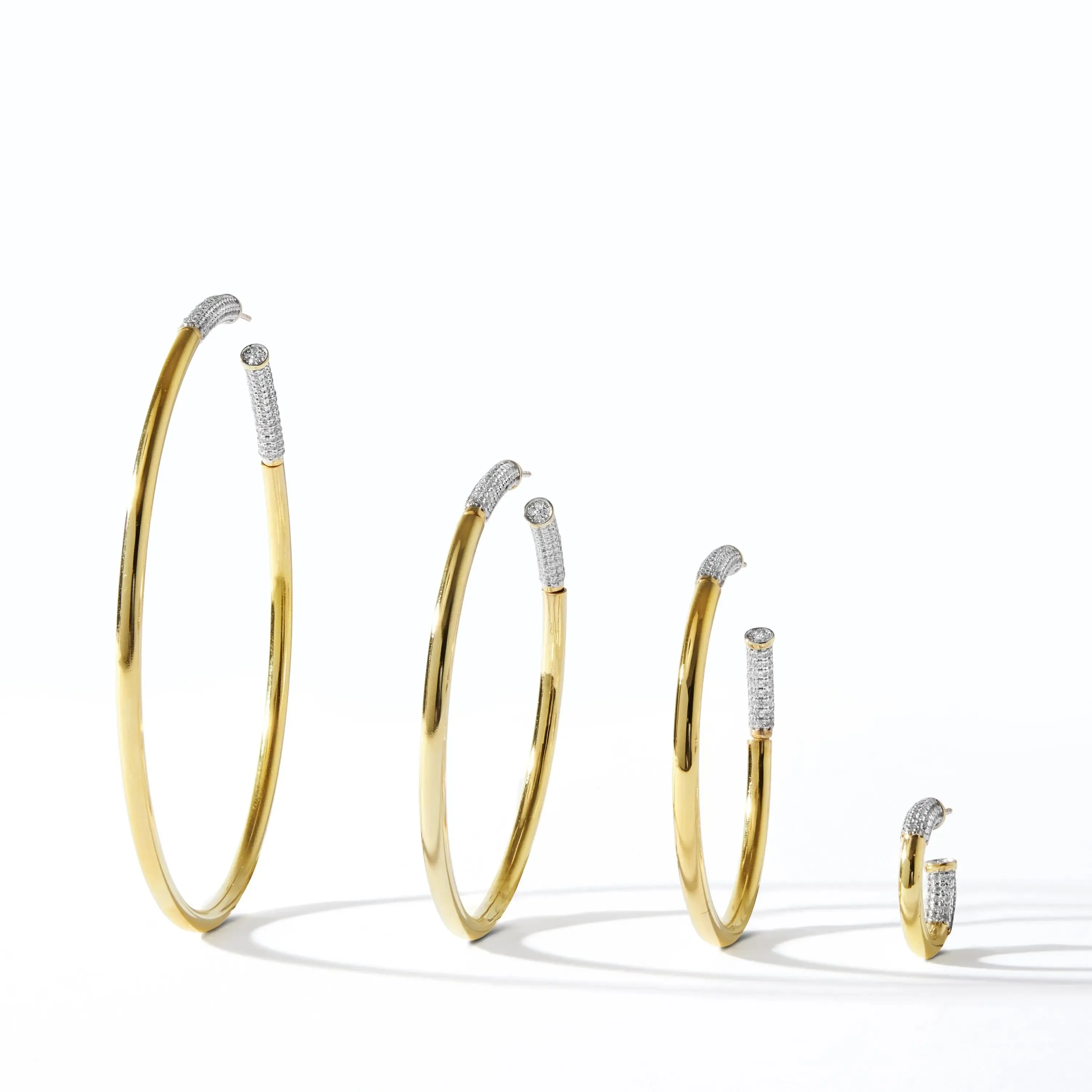 Miss Modern Sleek Hoop Earrings