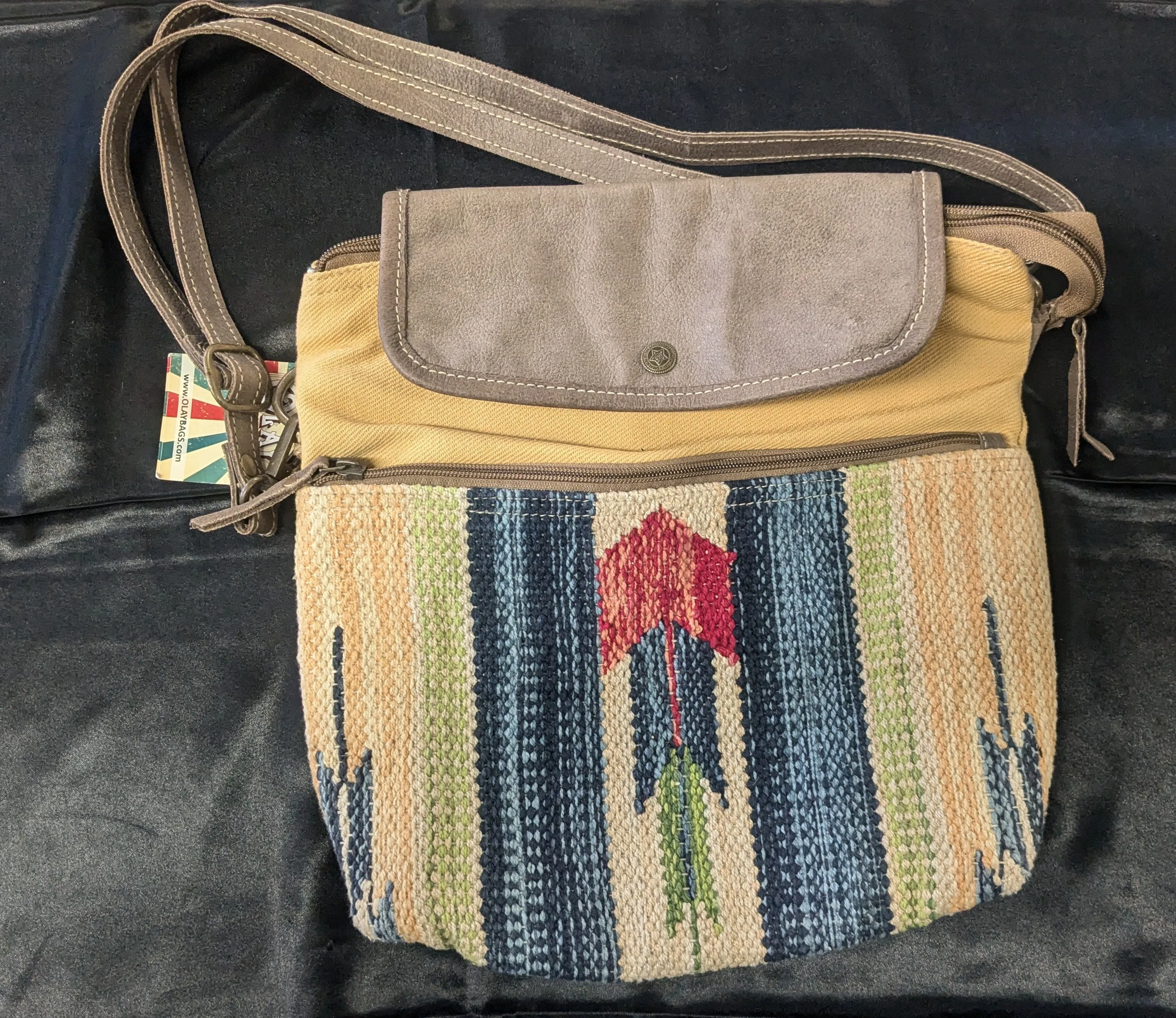 "Olay" Native Print Purse w/ Leather