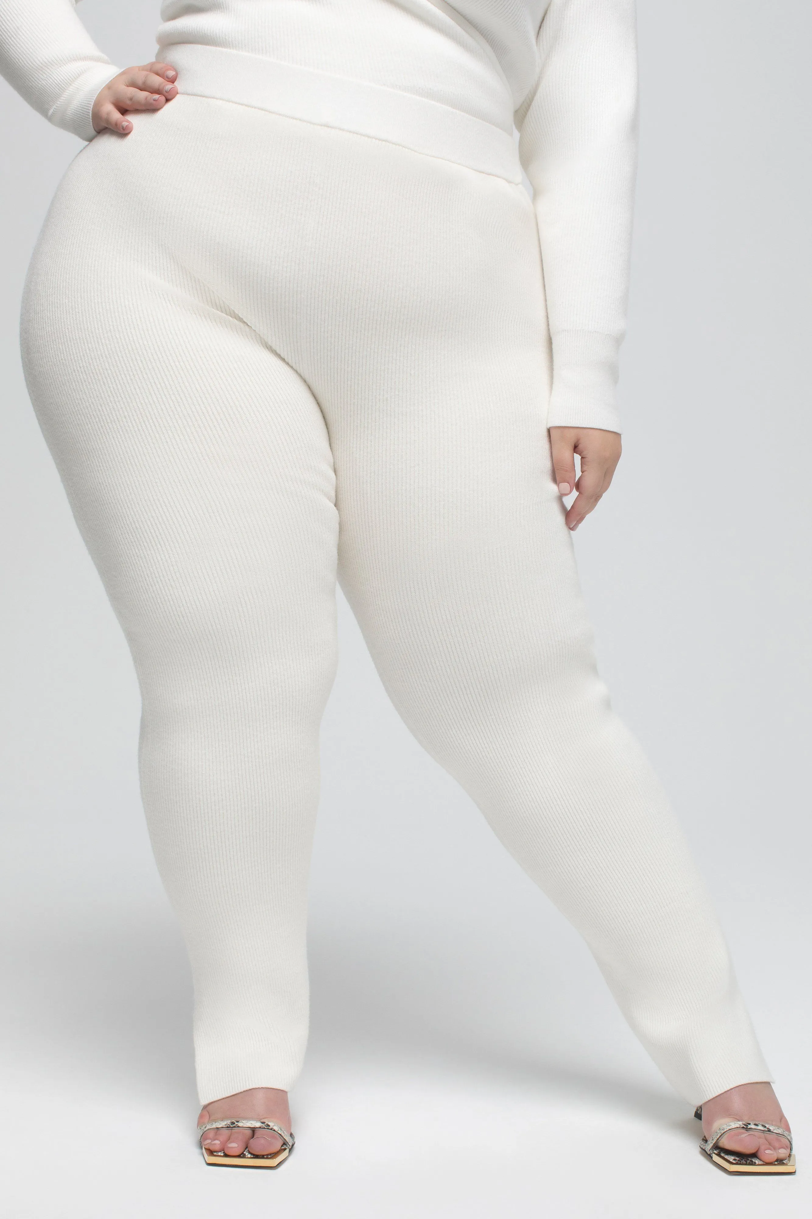 SLEEK AND SCULPTING PANT | IVORY001