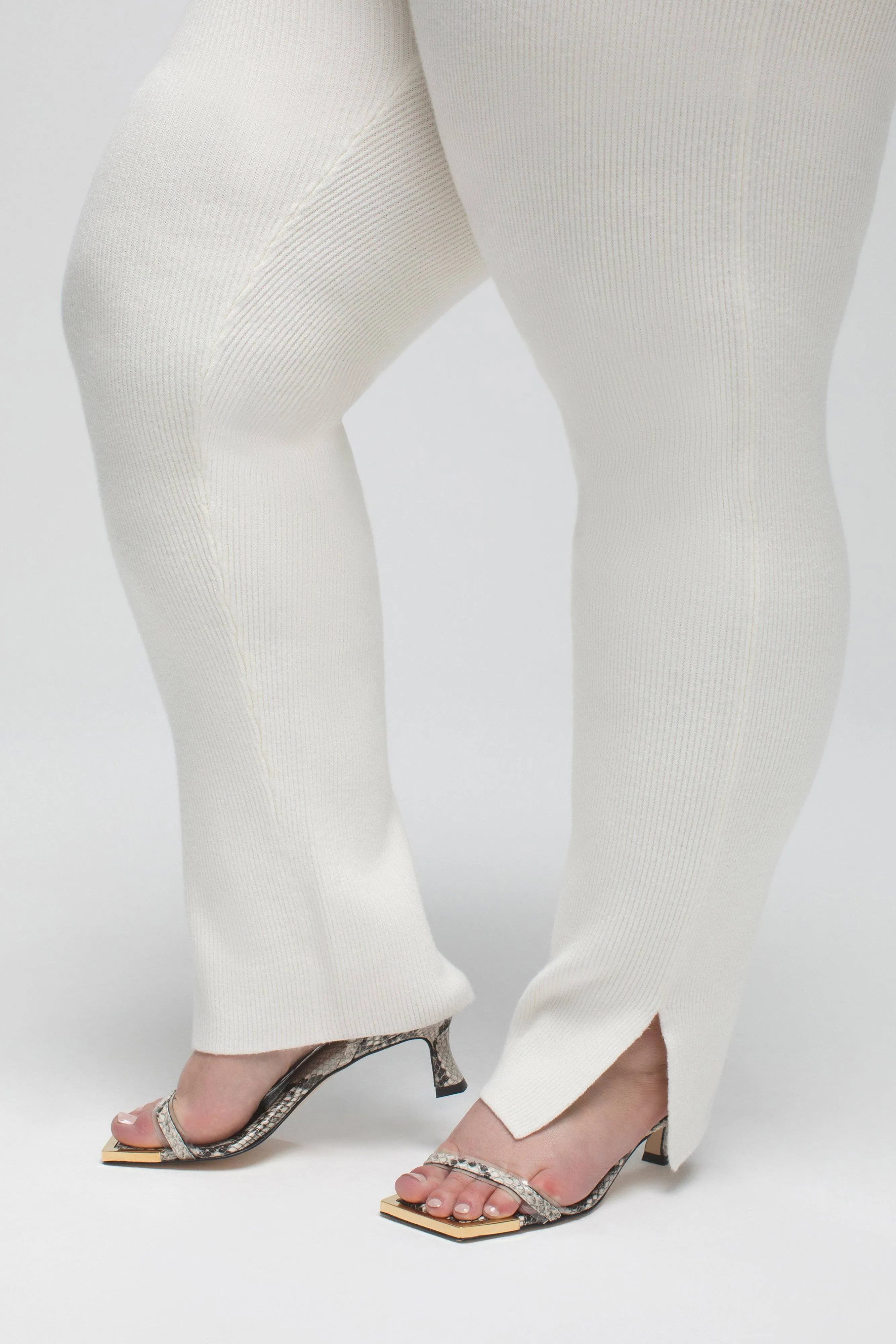 SLEEK AND SCULPTING PANT | IVORY001